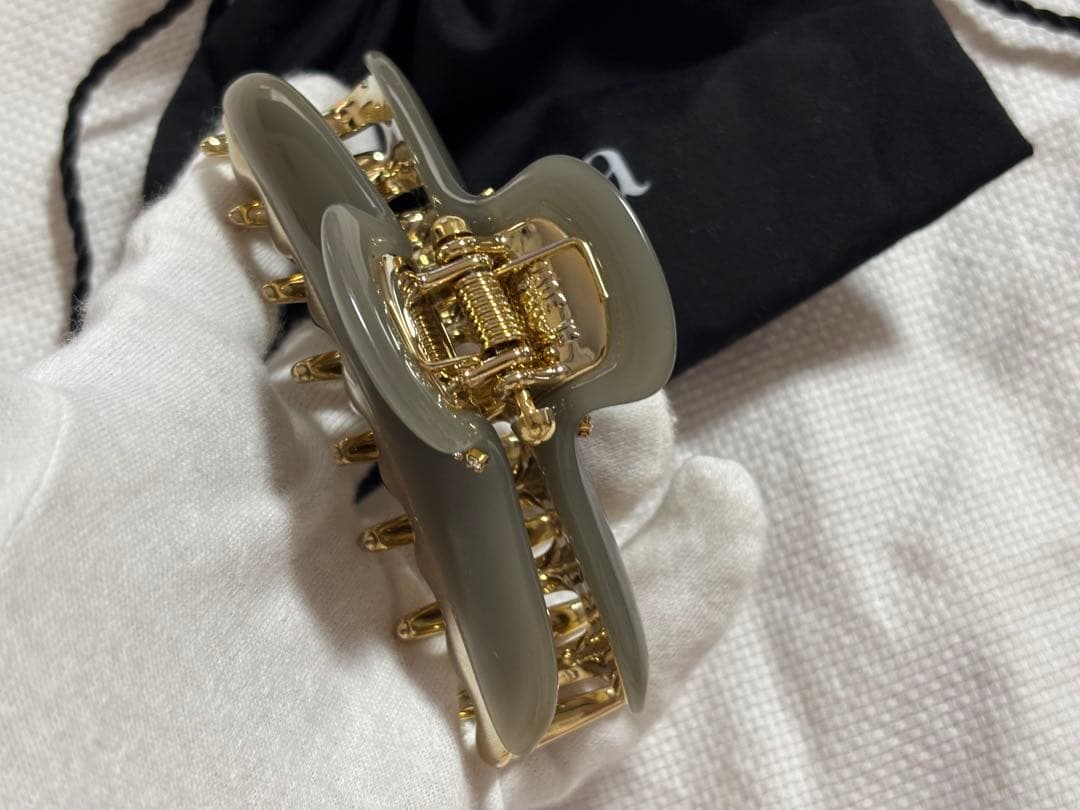 【極美品】Lサイズ acca クリップ　ヘアクリップ コラーナ　ラインストーン