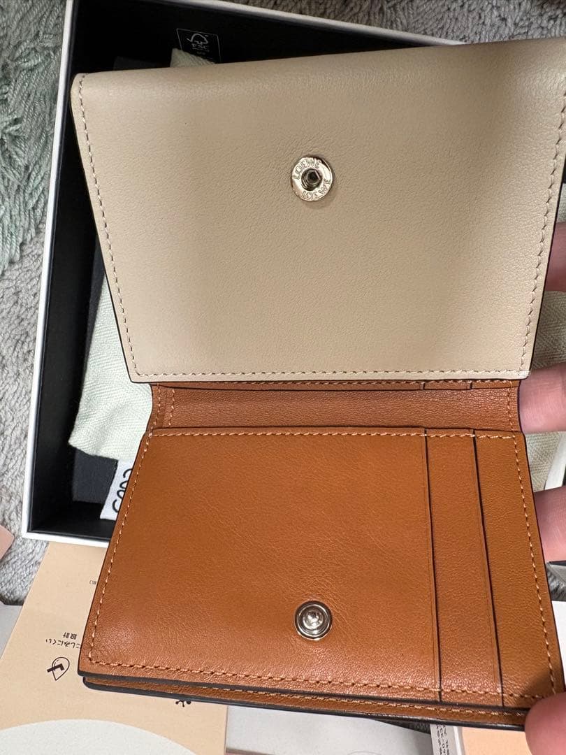 新品【LOEWE】3つ折り財布 トライフォールドウォレット アナグラム