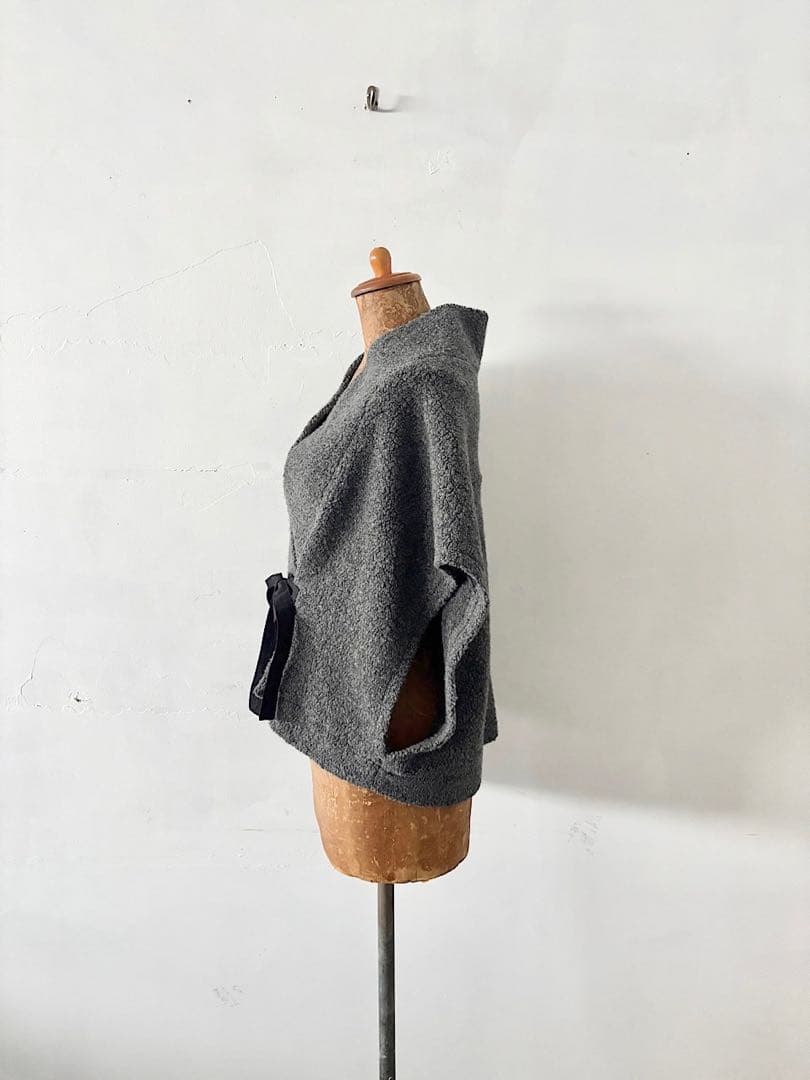 【美品】liplne リプルネ　ウールボアショールベスト　リボンテープ