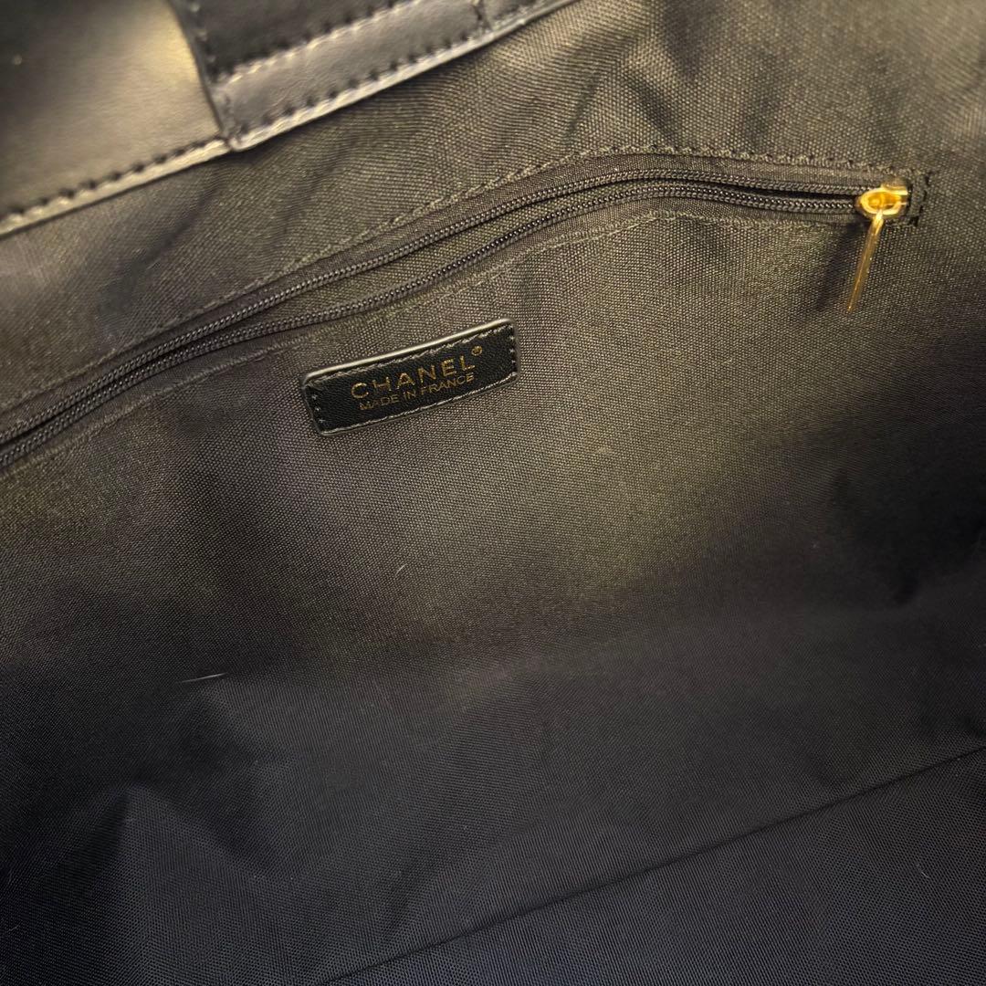 CHANEL ショルダーバッグ　A4