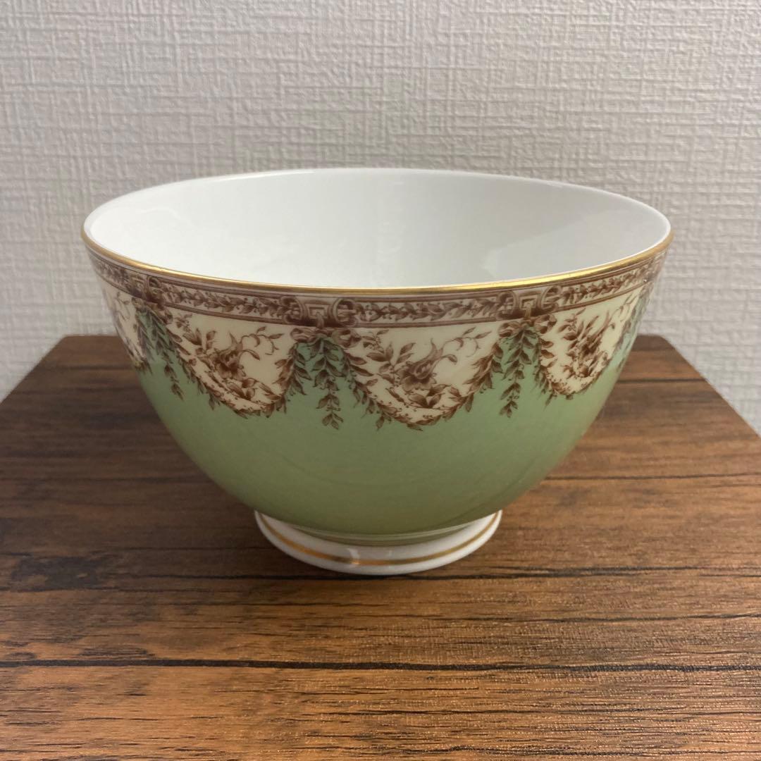 ロイヤルウースター 緑色の陶磁器セット ボウル・プレート・ピッチャー 3点