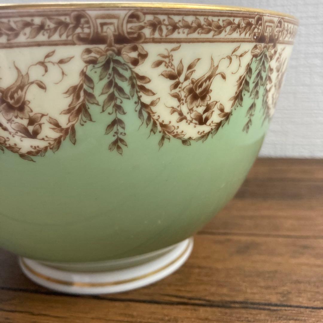 ロイヤルウースター 緑色の陶磁器セット ボウル・プレート・ピッチャー 3点