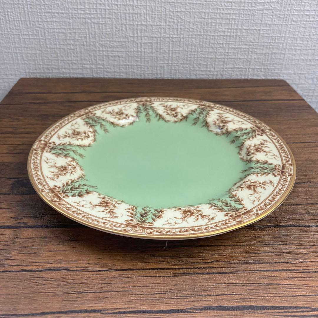 ロイヤルウースター 緑色の陶磁器セット ボウル・プレート・ピッチャー 3点