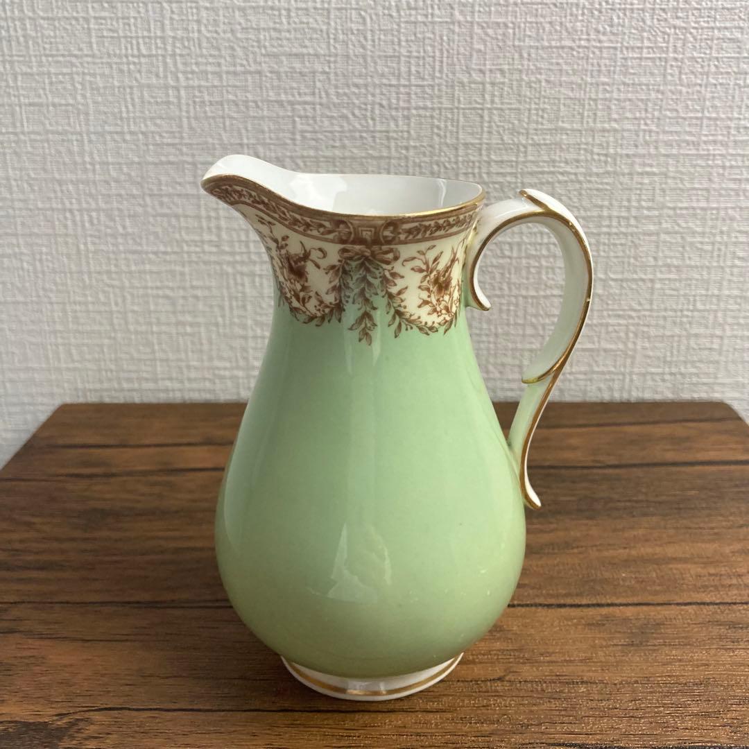 ロイヤルウースター 緑色の陶磁器セット ボウル・プレート・ピッチャー 3点