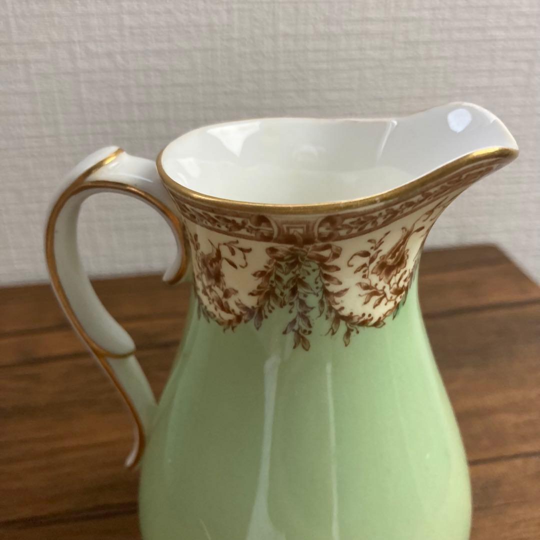 ロイヤルウースター 緑色の陶磁器セット ボウル・プレート・ピッチャー 3点