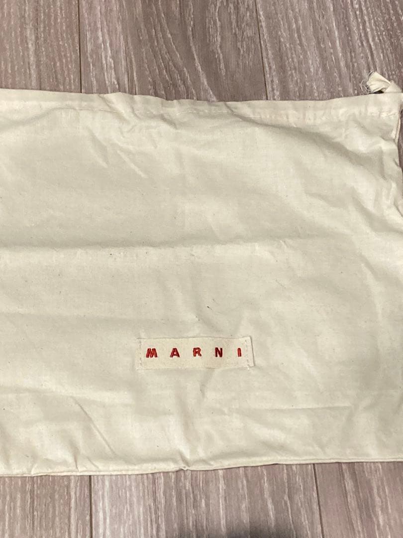 美品MARNI TROPICALIA MICRO バッグ　ブラック