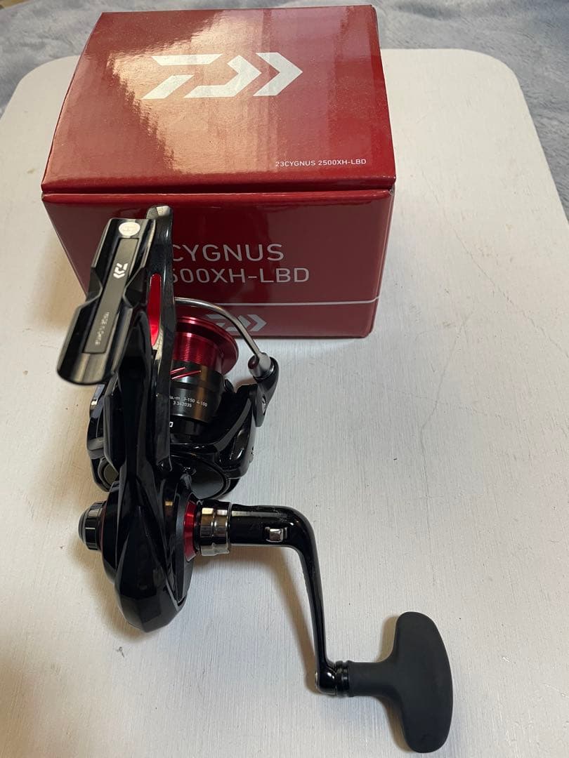 前*利様 美品　ダイワ　23シグナス 2500H-LBD
