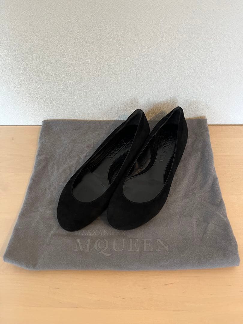 【未使用】ALEXANDER MCQUEEN 定価10万円　黒　フラットシューズ