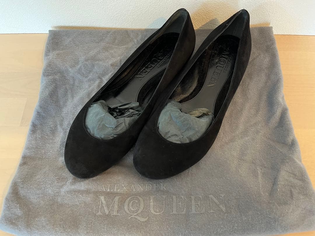 【未使用】ALEXANDER MCQUEEN 定価10万円　黒　フラットシューズ