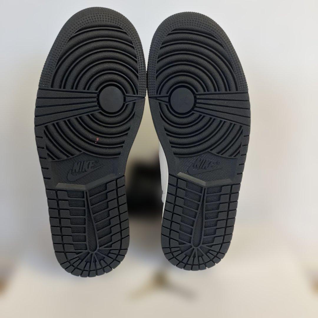 【新品】WMNS Air Jordan 1 Mid Black GYM RED