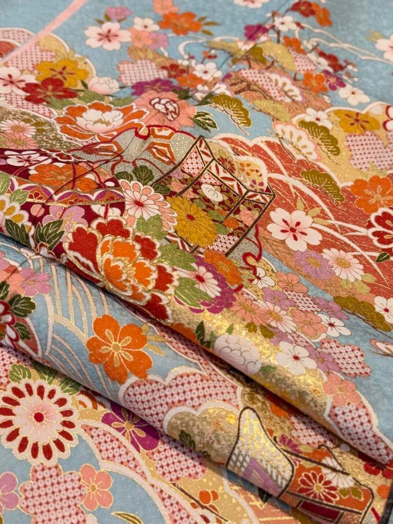 正絹　金駒刺繍銀通し貝桶に御所車模様振袖　水色　古典柄正統派がお好みの方に