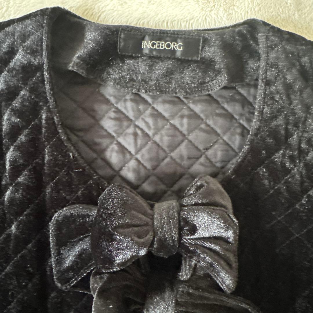美品INGEBORGリボンモチーフ ブラックベルベットノーカラージャケット