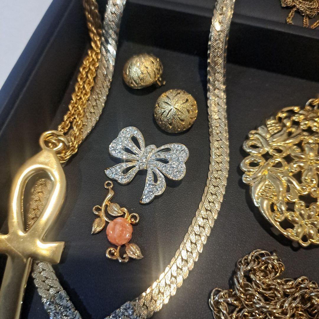 ゴ*ラ様 遺品整理 金 まとめ売り