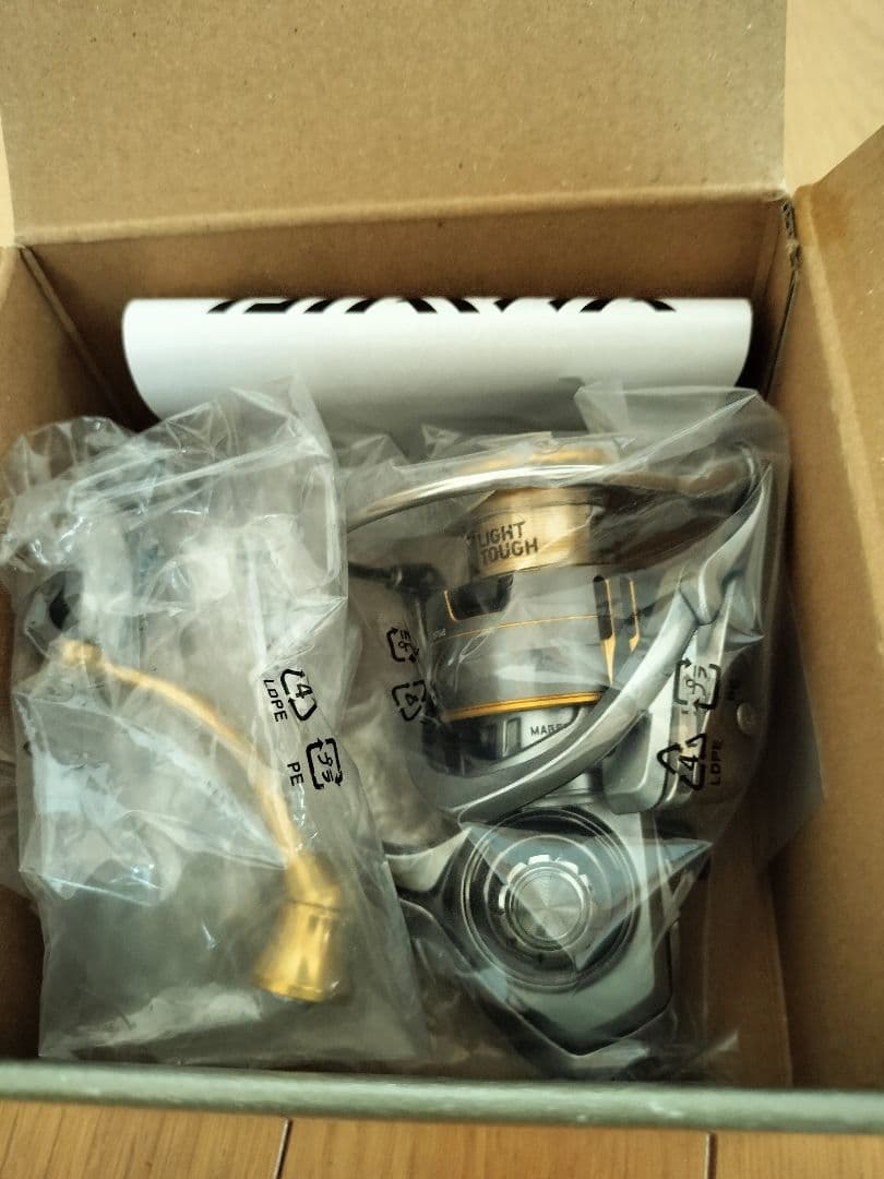 DAIWA 18FREAMS LT 2500D リール