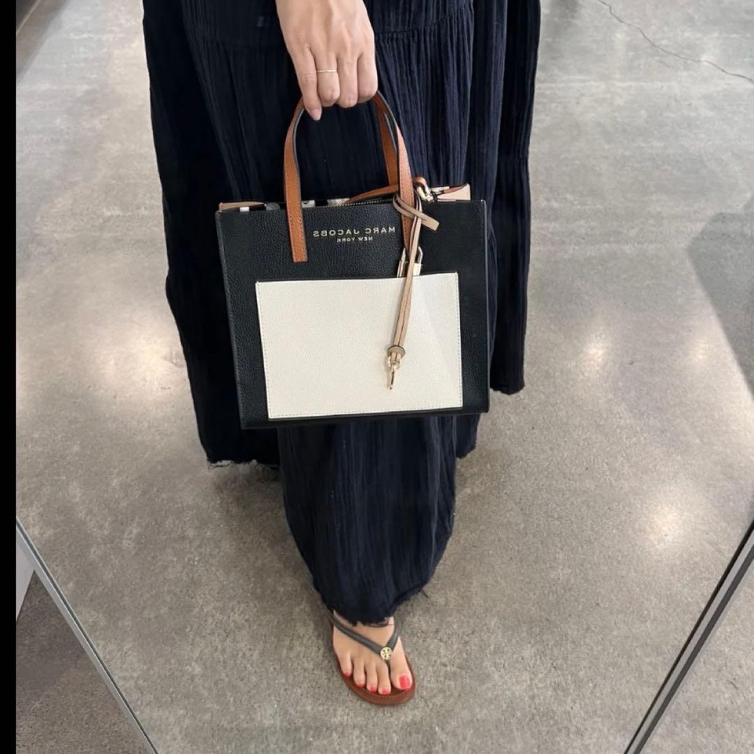 土日限定値下【美品】MARC JACOBS　ミニトートバッグ　ブラック×ベージュ
