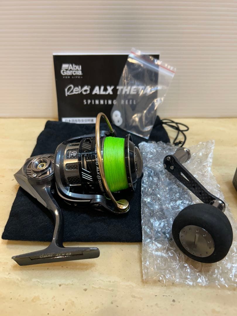 REVO ALX THETA 3000SH スピニングリール 未使用に近いお品