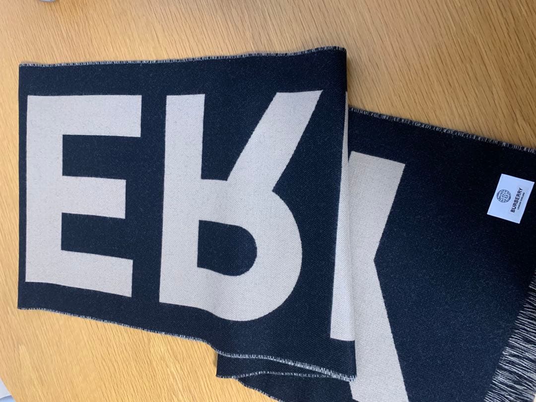 美品　Burberryマフラー　正規品　リバーシブル大判サイズ