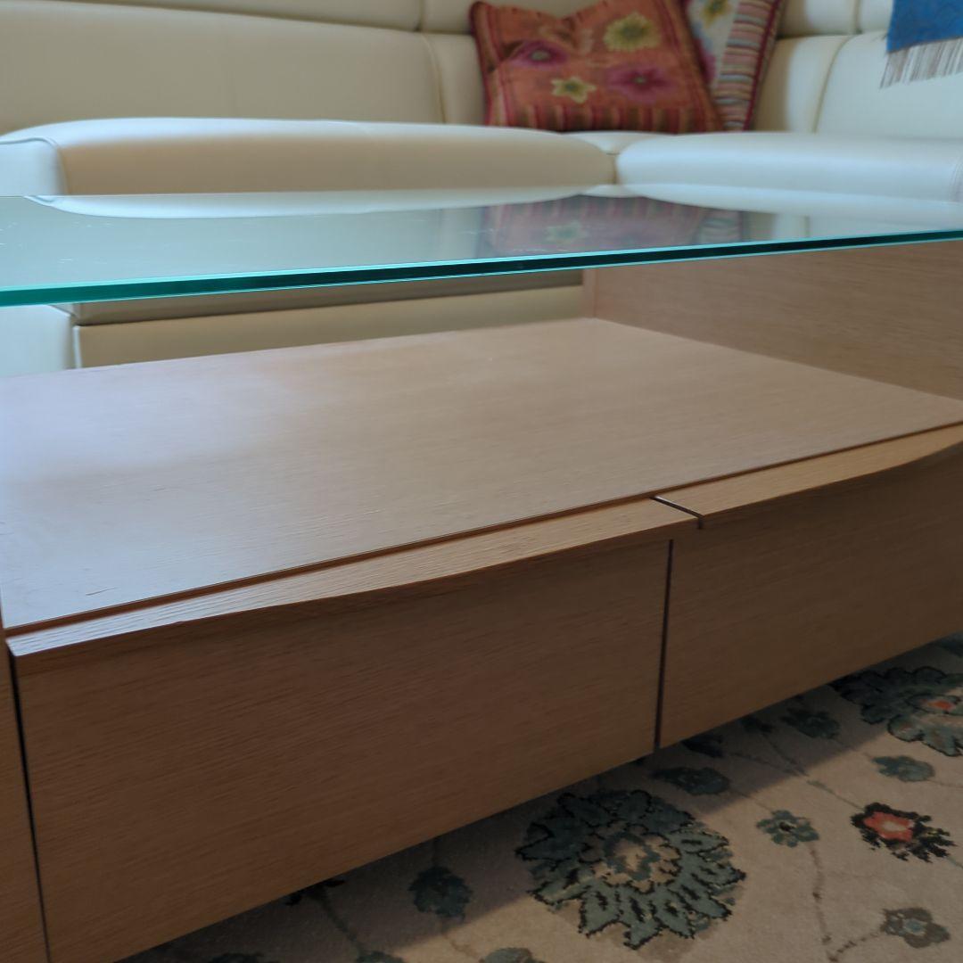 大塚家具：モダンセンターテーブル ガラス・木材製