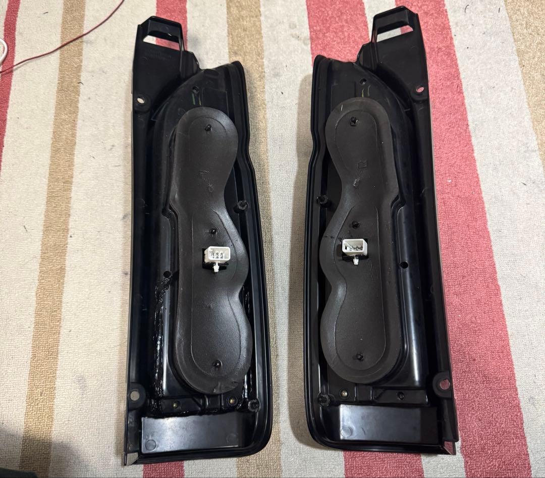 ハイエース 綺麗 ヴァレンティ テールランプ テール シーケンシャル