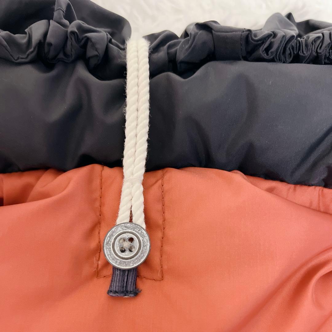 ブラック フード付き ダウンベスト