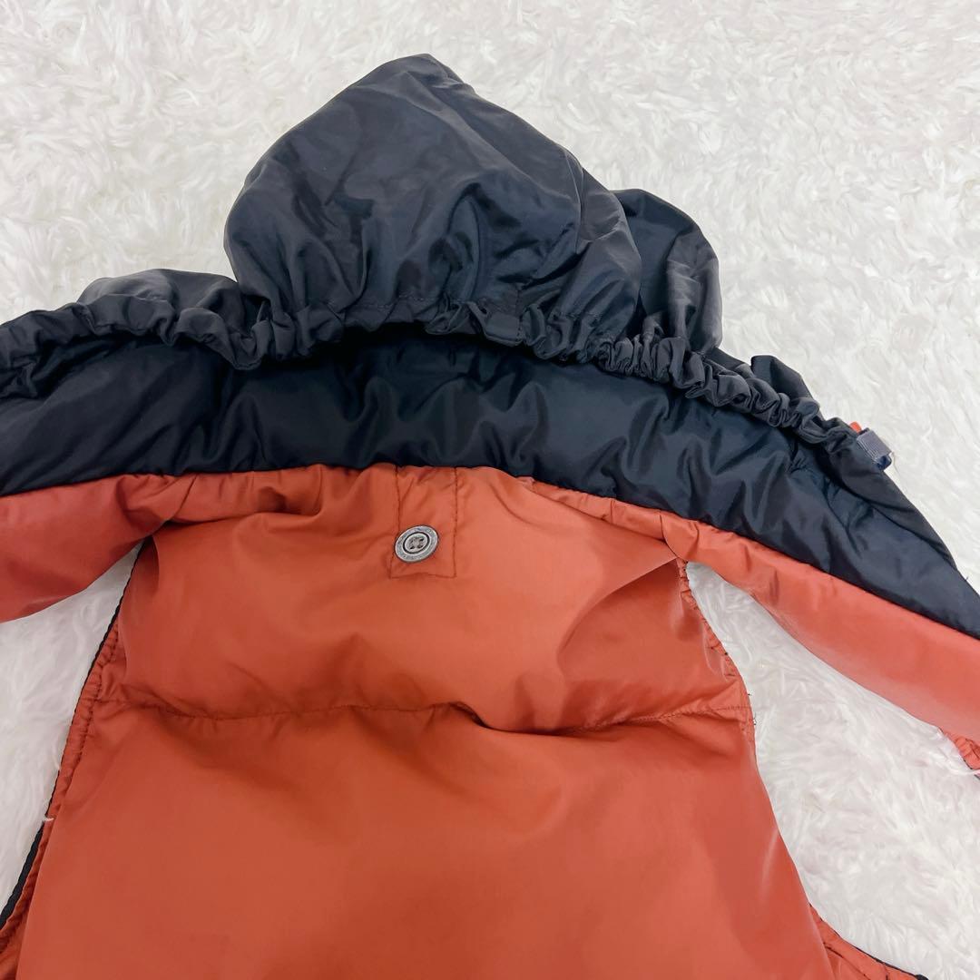 ブラック フード付き ダウンベスト