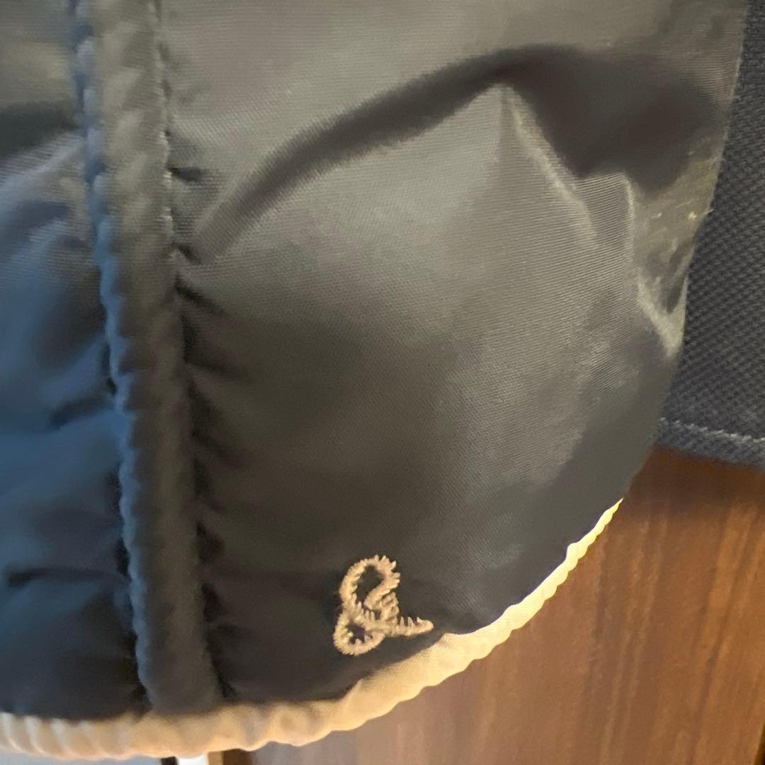 ブラック フード付き ダウンベスト