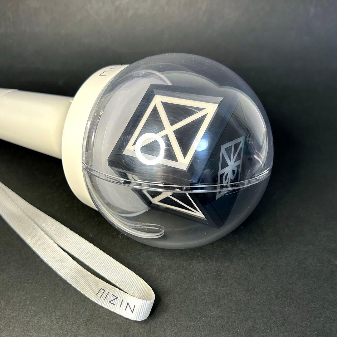 NIZIU 公式ペンライト