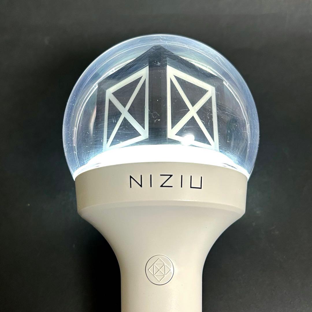 NIZIU 公式ペンライト