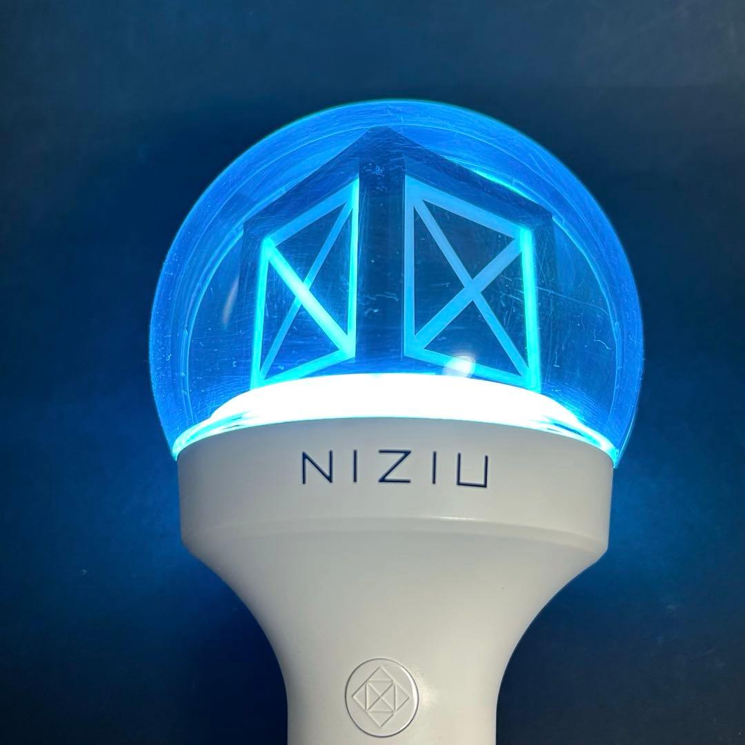 NIZIU 公式ペンライト