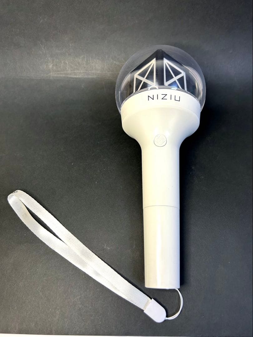 NIZIU 公式ペンライト