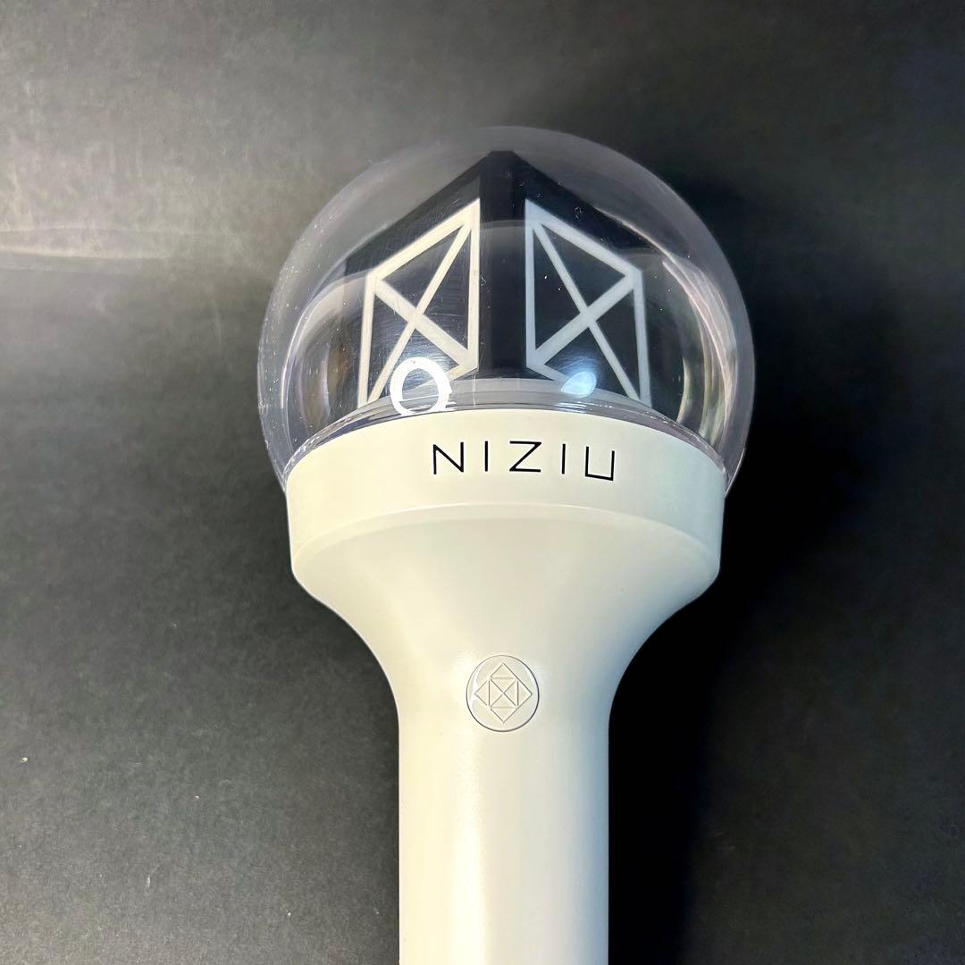 NIZIU 公式ペンライト