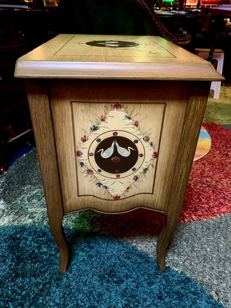 アンティーク　キャビネット　トールペイント　チェスト