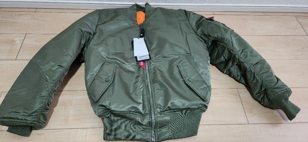 ALPHA INDUSTRIES MA-1 フライトジャケット オリーブ
