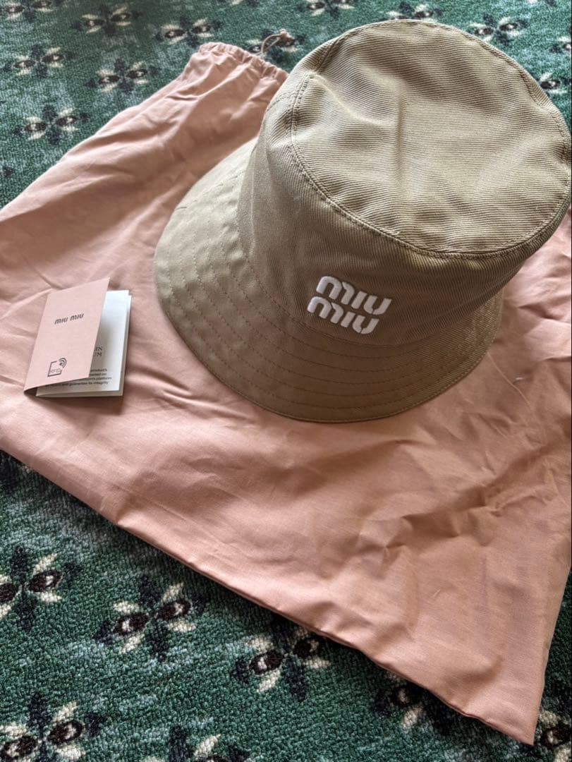 miu miu ベージュ バケットハット 収納袋付き