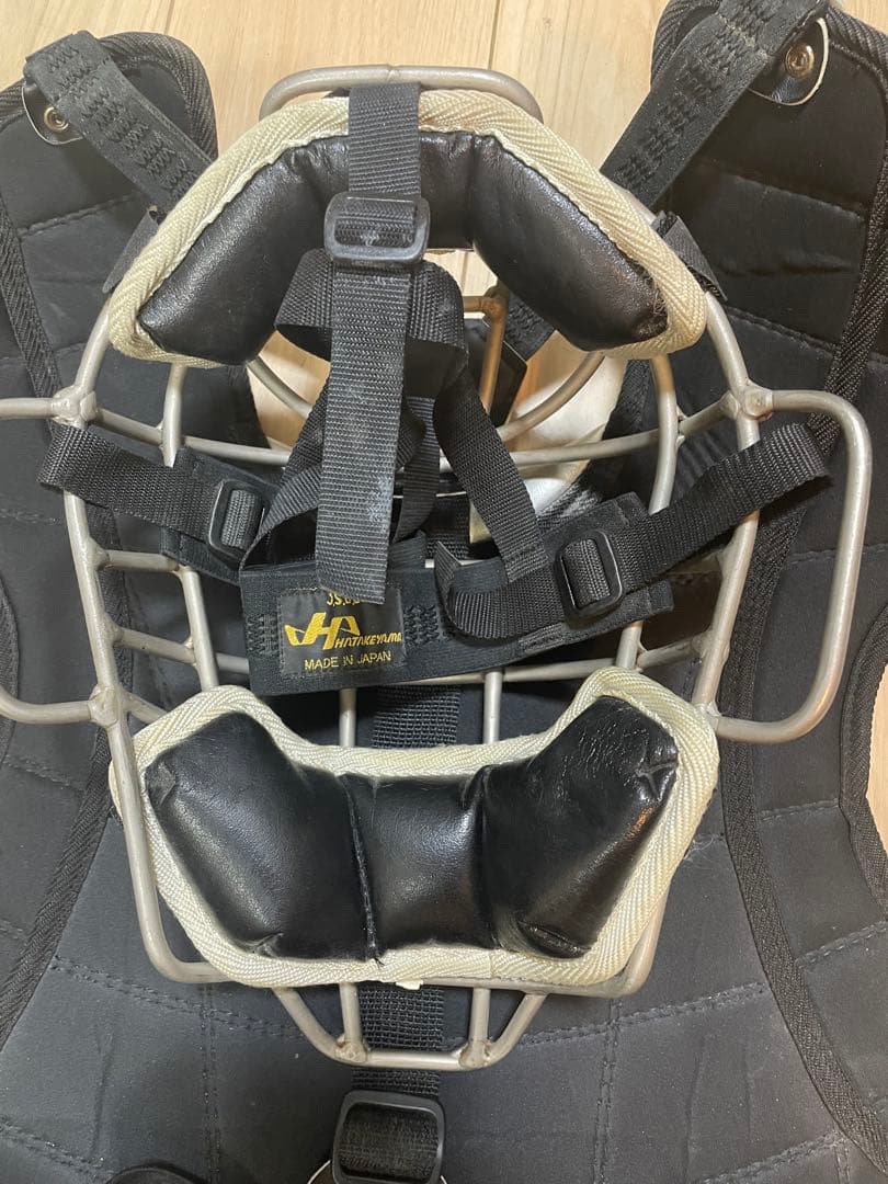 ハタケヤマキャッチャー用プロテクター JS88 一色ブラック/シルバー