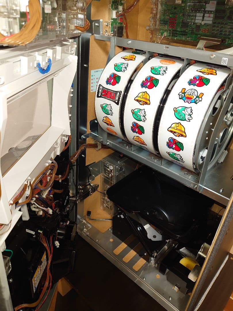 【綺麗な筐体】ジャグラータイプのパチスロ実機★希少！うまい棒（6号機・Aタイプ）