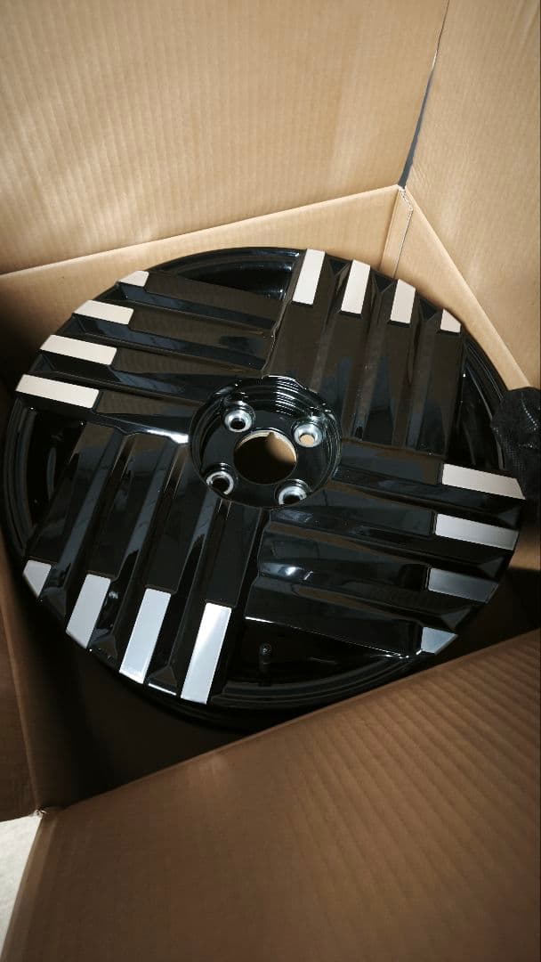 オーラ 純正ホイール2本