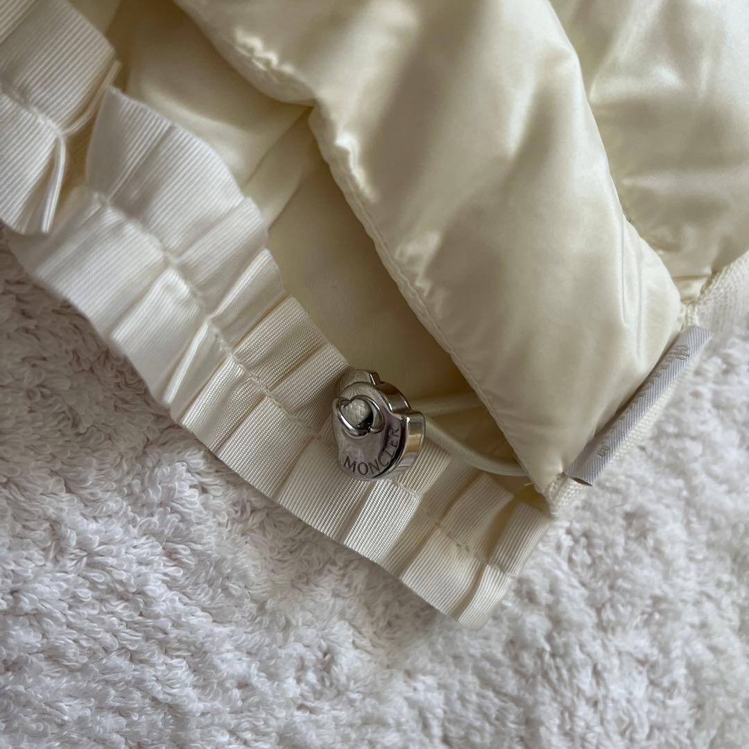 モンクレール裾フリルダウンベスト