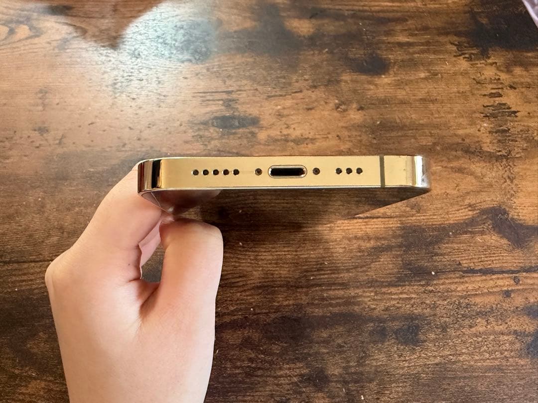 iPhone 13 Pro 128GB ゴールド 背面割れ