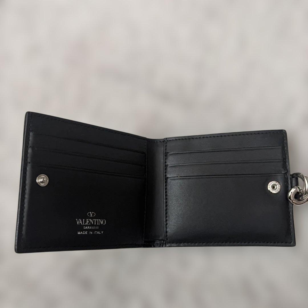 VALENTINO VLTN ブラックレザー折り財布
