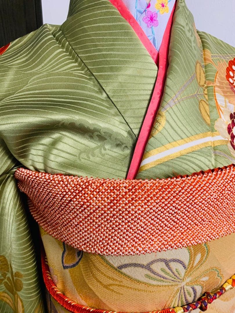 振袖フルセット駒刺繍　花蝶丸文　金彩　正絹