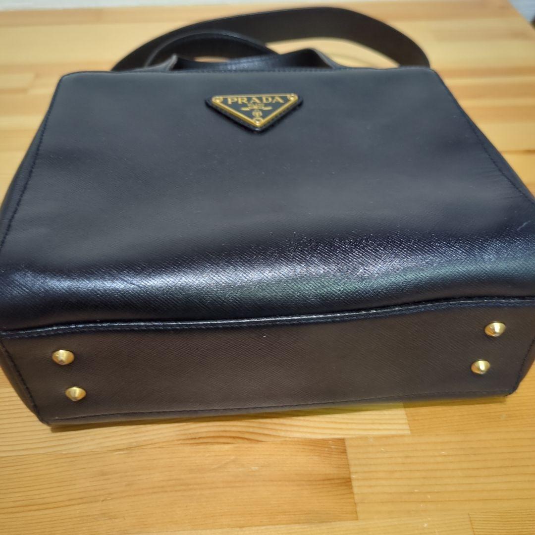 PRADA ネイビー レザー ショルダーバッグ　プラダショルダー　サフィアーノ