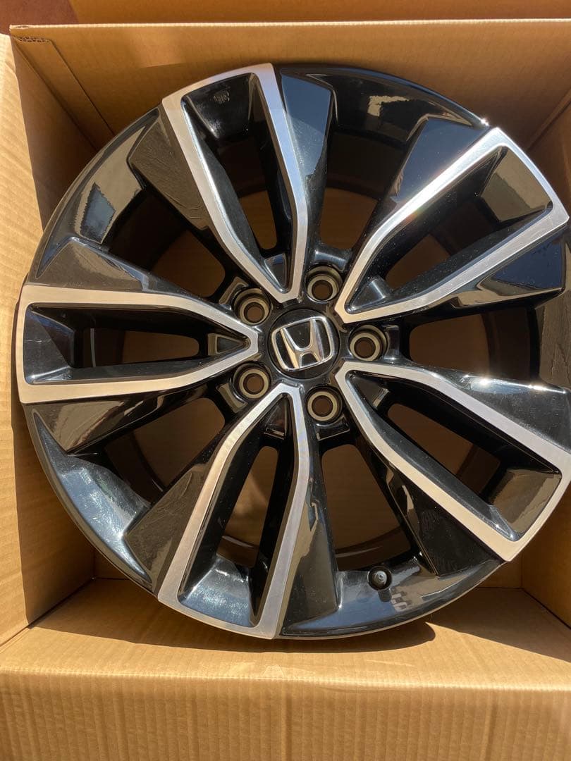 佐藤③ホンダ ヴェゼル18インチ ホイール