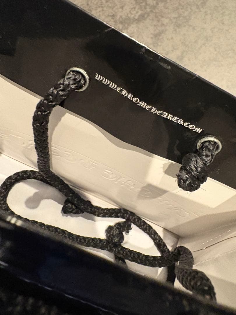 クロムハーツ　タイニーCHクロスフープピアス（片耳用）