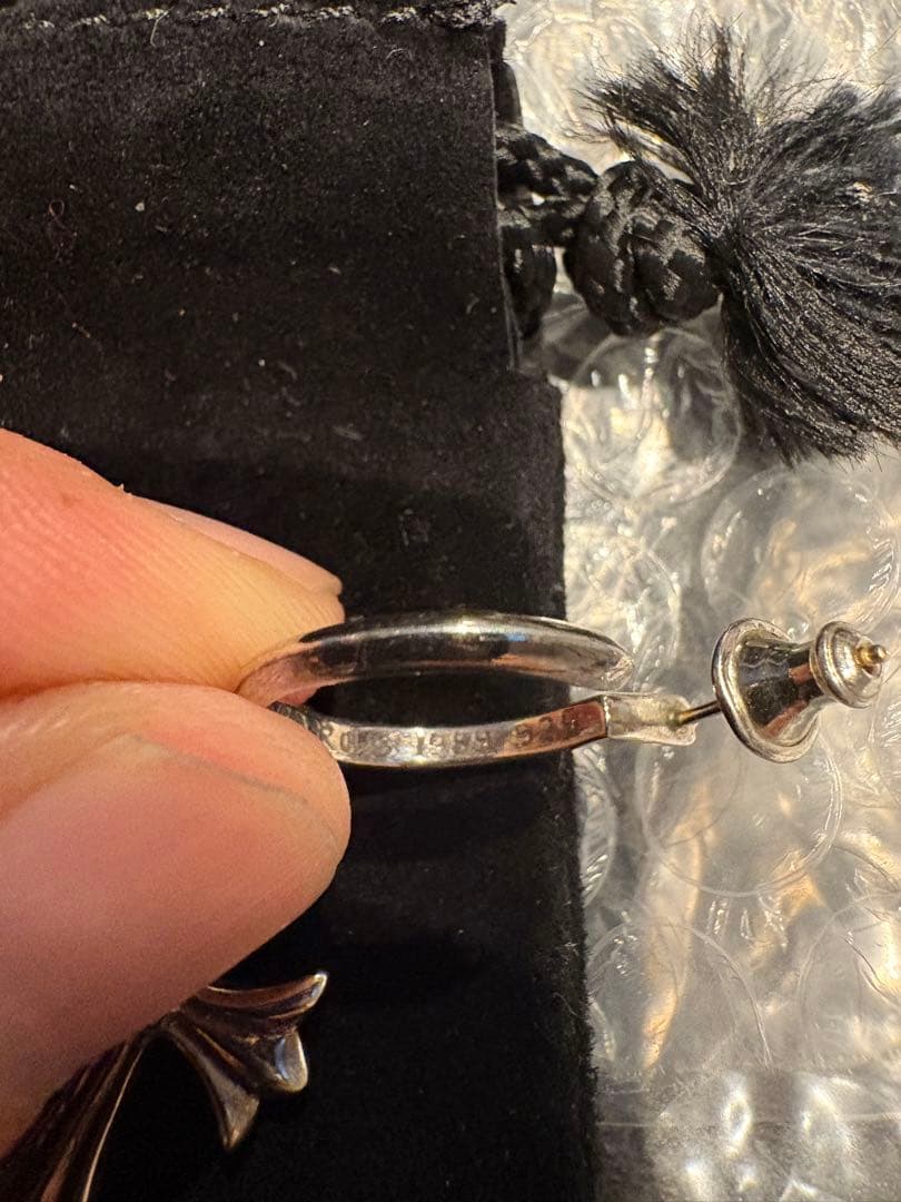 クロムハーツ　タイニーCHクロスフープピアス（片耳用）