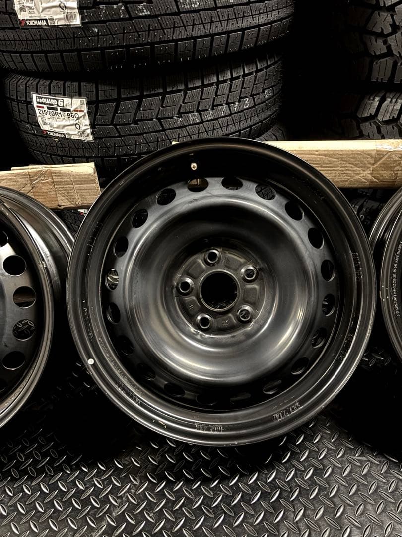 ◇送料込み◇ 17インチ　新型プリウス純正鉄ホイール4本
