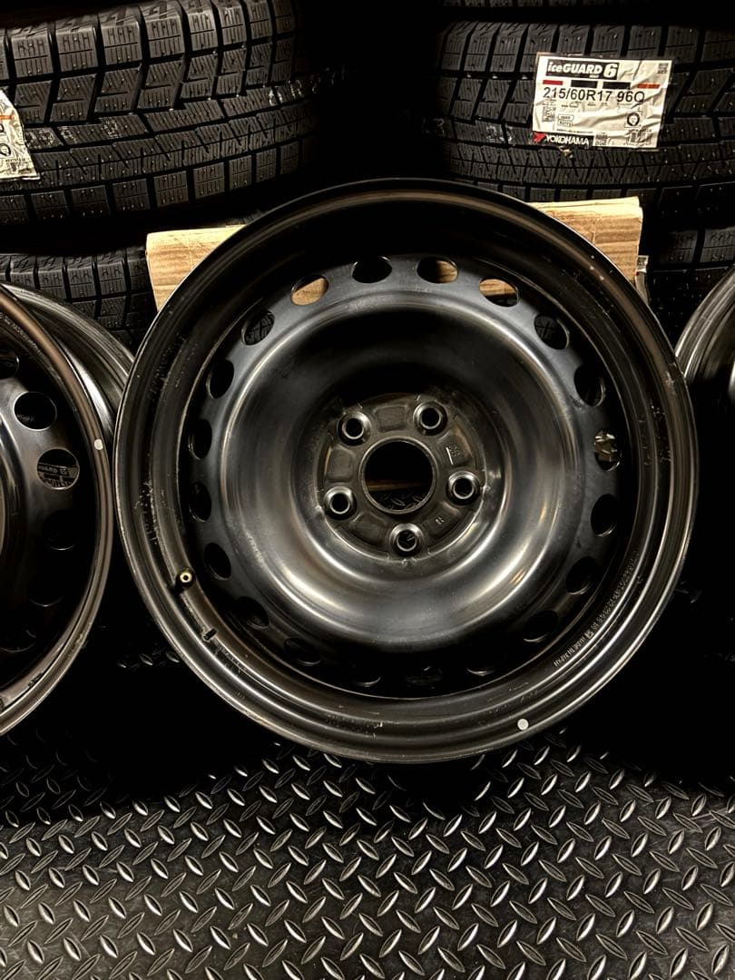 ◇送料込み◇ 17インチ　新型プリウス純正鉄ホイール4本