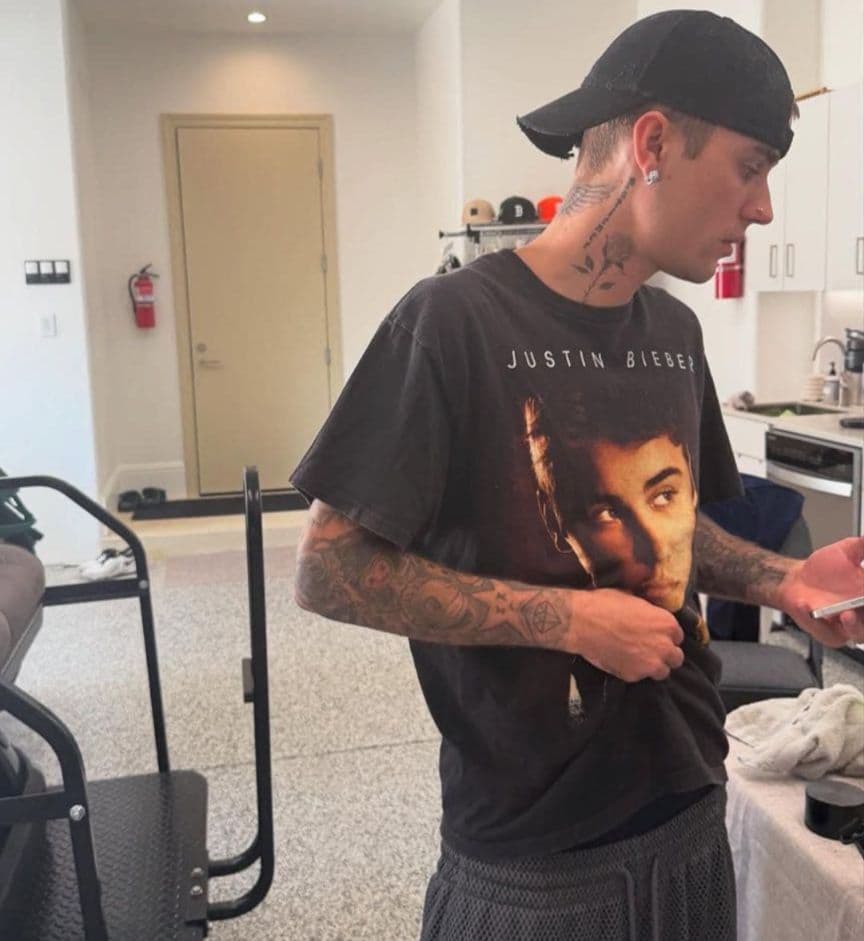 【新品未使用】JUSTIN BIEBER オフィシャルBELIEVE Tシャツ