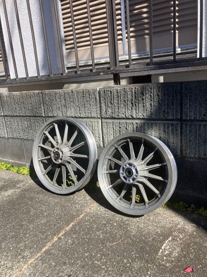 スポーツスターホイール