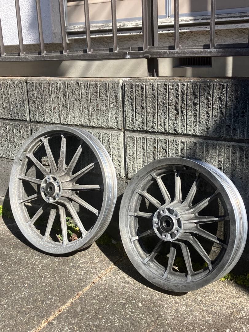 スポーツスターホイール